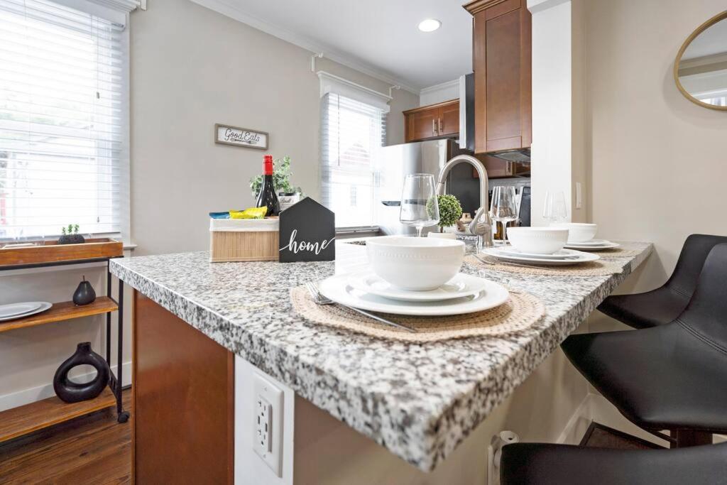 Historic Heights Cozy Nook Apartment Хьюстон Экстерьер фото